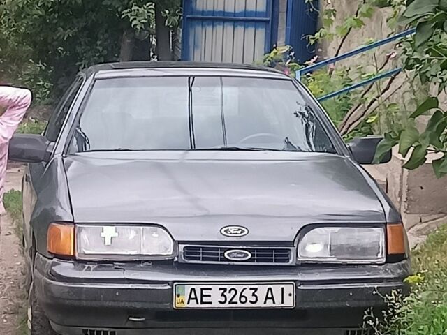 Сірий Форд Скорпіо, об'ємом двигуна 2 л та пробігом 330 тис. км за 607 $, фото 1 на Automoto.ua