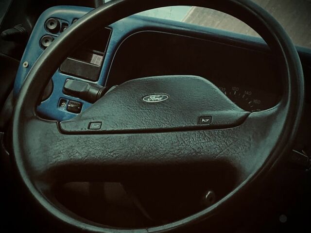 Серый Форд Скорпио, объемом двигателя 2.5 л и пробегом 130 тыс. км за 650 $, фото 1 на Automoto.ua