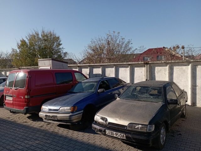 Синий Форд Скорпио, объемом двигателя 2 л и пробегом 600 тыс. км за 1300 $, фото 1 на Automoto.ua