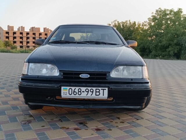 Синий Форд Скорпио, объемом двигателя 2 л и пробегом 300 тыс. км за 1100 $, фото 1 на Automoto.ua