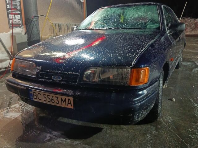 Синий Форд Скорпио, объемом двигателя 2 л и пробегом 300 тыс. км за 1300 $, фото 1 на Automoto.ua