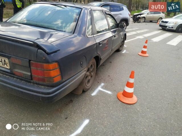 Синий Форд Скорпио, объемом двигателя 2 л и пробегом 298 тыс. км за 484 $, фото 1 на Automoto.ua