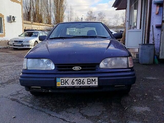 Синий Форд Скорпио, объемом двигателя 2.4 л и пробегом 333 тыс. км за 1150 $, фото 1 на Automoto.ua