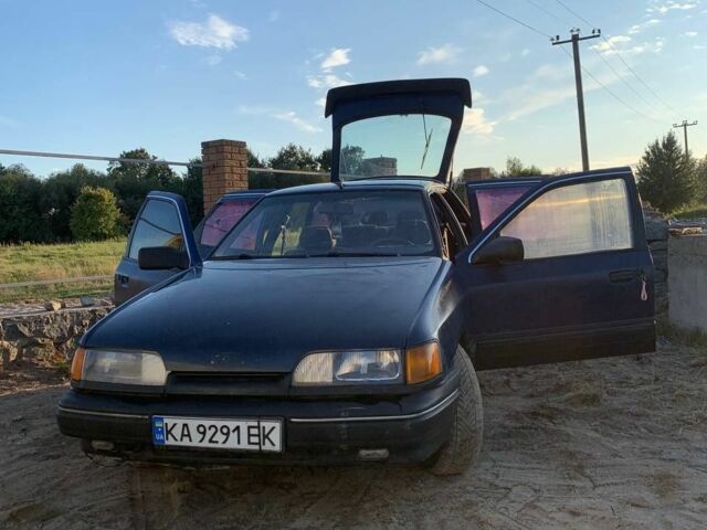 Синий Форд Скорпио, объемом двигателя 2 л и пробегом 340 тыс. км за 900 $, фото 1 на Automoto.ua