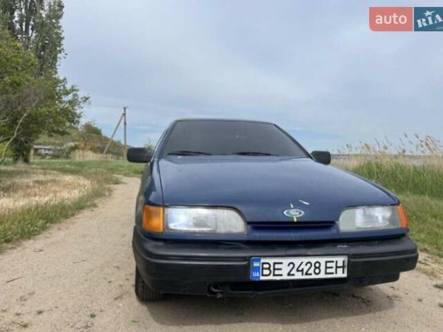 Синій Форд Скорпіо, об'ємом двигуна 2 л та пробігом 300 тис. км за 1000 $, фото 1 на Automoto.ua