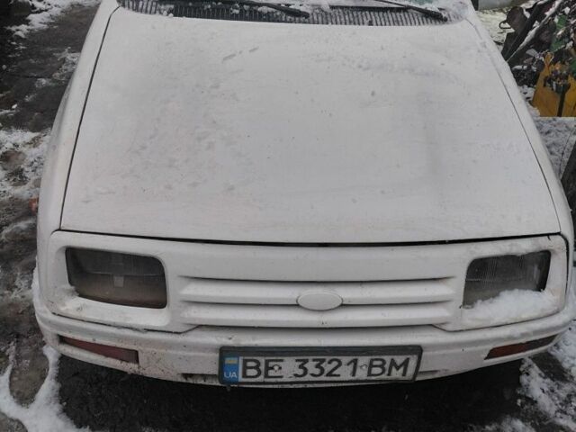 Белый Форд Сиерра, объемом двигателя 2 л и пробегом 200 тыс. км за 663 $, фото 1 на Automoto.ua
