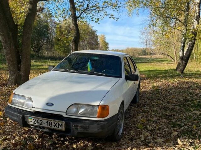 Белый Форд Сиерра, объемом двигателя 2 л и пробегом 3 тыс. км за 1000 $, фото 1 на Automoto.ua