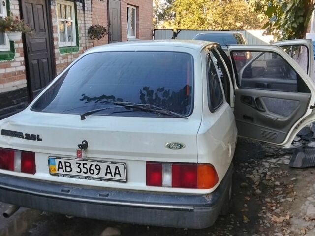 Білий Форд Сієрра, об'ємом двигуна 2 л та пробігом 356 тис. км за 502 $, фото 1 на Automoto.ua