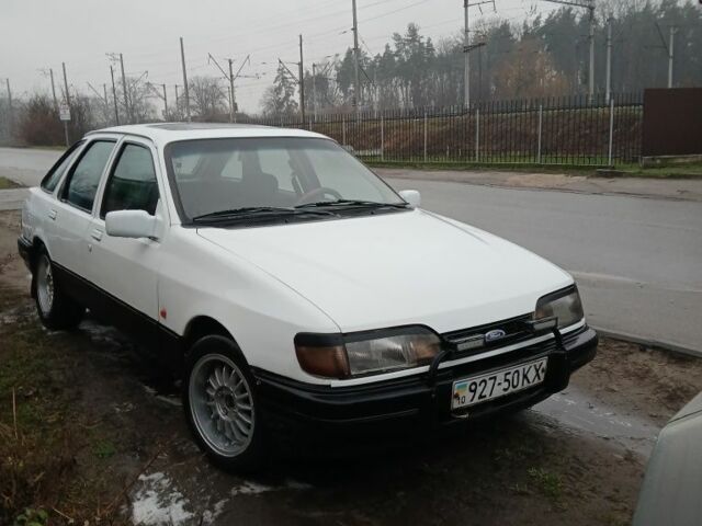 Белый Форд Сиерра, объемом двигателя 2 л и пробегом 150 тыс. км за 1250 $, фото 1 на Automoto.ua