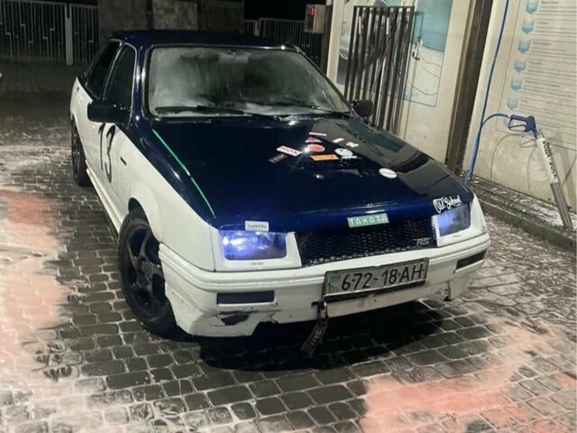 Білий Форд Сієрра, об'ємом двигуна 2.9 л та пробігом 3 тис. км за 682 $, фото 1 на Automoto.ua