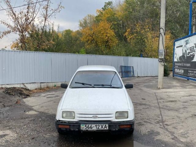 Белый Форд Сиерра, объемом двигателя 2 л и пробегом 777 тыс. км за 650 $, фото 1 на Automoto.ua