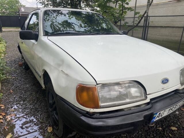 Форд Сиерра 1987 в Мукачеве на Automoto.ua Белый Форд Сиерра, объемом двигателя 2 л и пробегом 560 тыс. км за 550 $, фото 1 на Automoto.ua