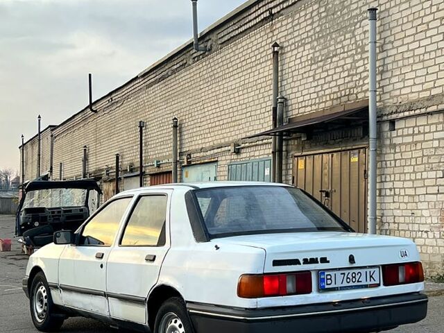 Белый Форд Сиерра, объемом двигателя 1.8 л и пробегом 300 тыс. км за 610 $, фото 1 на Automoto.ua
