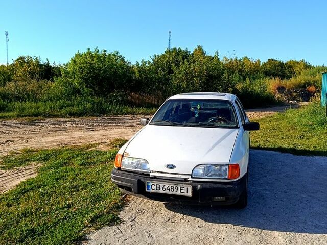 Форд Сиерра 1987 в Чернигове на Automoto.ua Белый Форд Сиерра, объемом двигателя 1.6 л и пробегом 500 тыс. км за 700 $, фото 1 на Automoto.ua