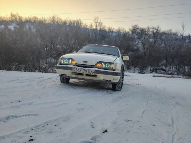 Белый Форд Сиерра, объемом двигателя 0 л и пробегом 1000 тыс. км за 1200 $, фото 1 на Automoto.ua