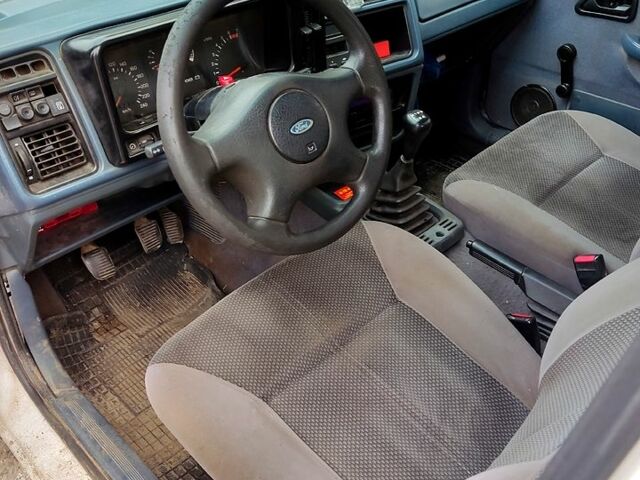 Білий Форд Сієрра, об'ємом двигуна 2 л та пробігом 0 тис. км за 1200 $, фото 1 на Automoto.ua