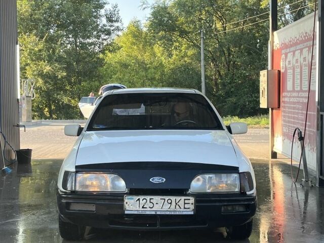 Білий Форд Сієрра, об'ємом двигуна 2 л та пробігом 60 тис. км за 952 $, фото 1 на Automoto.ua