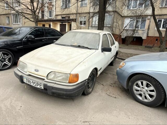 Белый Форд Сиерра, объемом двигателя 2 л и пробегом 300 тыс. км за 370 $, фото 1 на Automoto.ua
