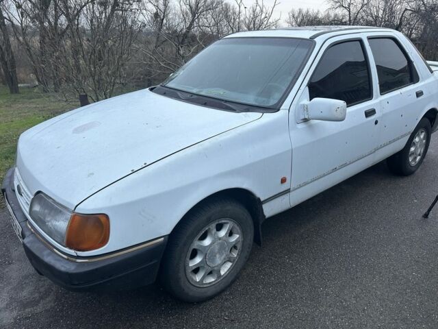 Белый Форд Сиерра, объемом двигателя 2 л и пробегом 200 тыс. км за 750 $, фото 1 на Automoto.ua