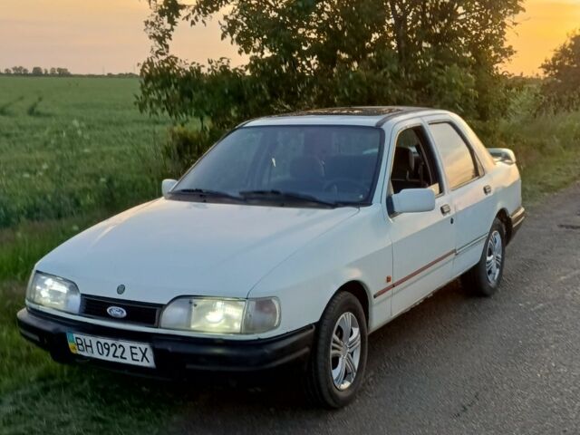 Белый Форд Сиерра, объемом двигателя 1.8 л и пробегом 89 тыс. км за 800 $, фото 1 на Automoto.ua
