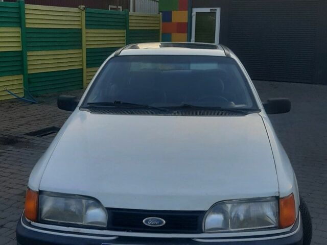 Білий Форд Сієрра, об'ємом двигуна 2 л та пробігом 100 тис. км за 620 $, фото 1 на Automoto.ua