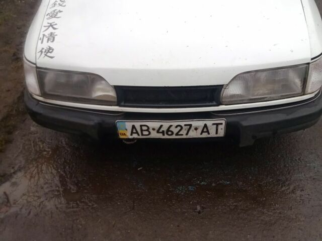 Белый Форд Сиерра, объемом двигателя 2 л и пробегом 300 тыс. км за 500 $, фото 1 на Automoto.ua