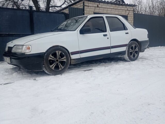 Белый Форд Сиерра, объемом двигателя 2 л и пробегом 56 тыс. км за 1200 $, фото 1 на Automoto.ua
