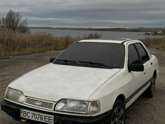 Белый Форд Сиерра, объемом двигателя 2 л и пробегом 52 тыс. км за 850 $, фото 1 на Automoto.ua