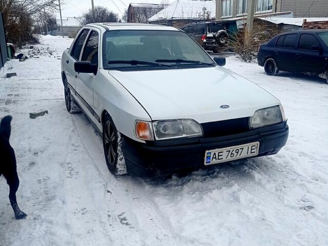 Білий Форд Сієрра, об'ємом двигуна 2 л та пробігом 0 тис. км за 1200 $, фото 1 на Automoto.ua