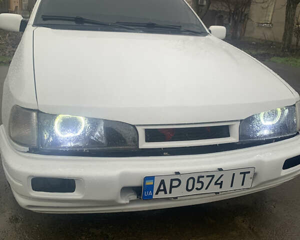 Білий Форд Сієрра, об'ємом двигуна 2 л та пробігом 200 тис. км за 3200 $, фото 1 на Automoto.ua