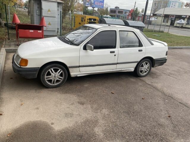 Белый Форд Сиерра, объемом двигателя 2 л и пробегом 200 тыс. км за 1200 $, фото 1 на Automoto.ua