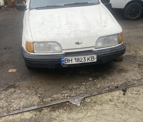 Белый Форд Сиерра, объемом двигателя 2 л и пробегом 222 тыс. км за 750 $, фото 1 на Automoto.ua