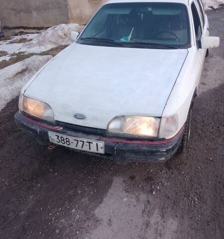 Белый Форд Сиерра, объемом двигателя 2.3 л и пробегом 200 тыс. км за 700 $, фото 1 на Automoto.ua