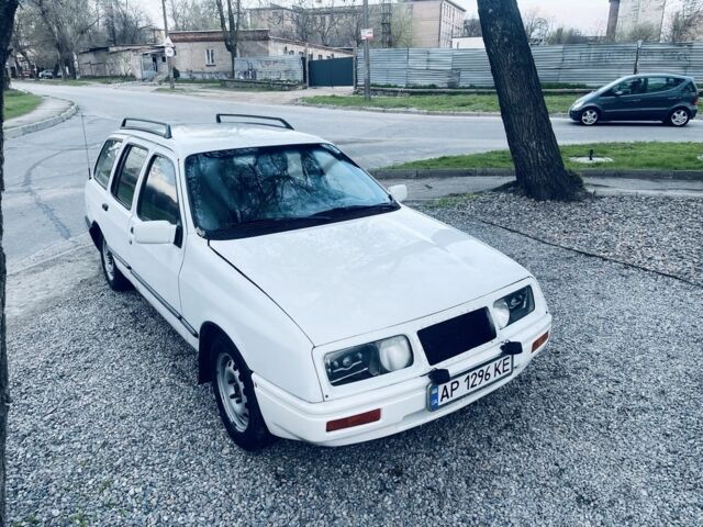 Белый Форд Сиерра, объемом двигателя 2.3 л и пробегом 116 тыс. км за 1100 $, фото 1 на Automoto.ua