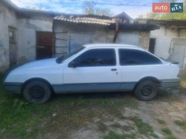 Белый Форд Сиерра, объемом двигателя 1.8 л и пробегом 300 тыс. км за 550 $, фото 1 на Automoto.ua