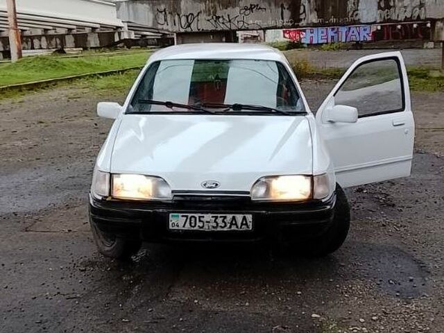 Белый Форд Сиерра, объемом двигателя 1.6 л и пробегом 200 тыс. км за 830 $, фото 1 на Automoto.ua