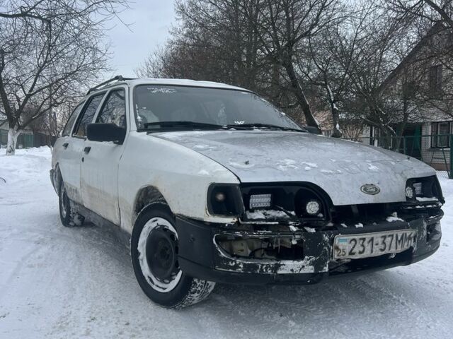 Белый Форд Сиерра, объемом двигателя 2 л и пробегом 100 тыс. км за 545 $, фото 1 на Automoto.ua
