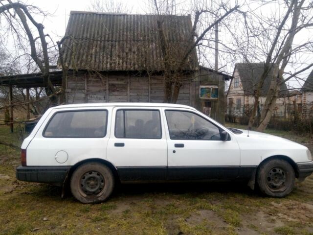 Білий Форд Сієрра, об'ємом двигуна 2.3 л та пробігом 190 тис. км за 268 $, фото 1 на Automoto.ua