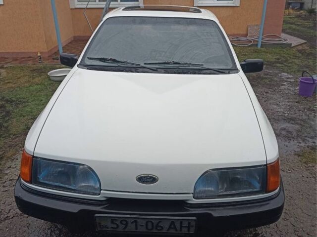Білий Форд Сієрра, об'ємом двигуна 2.3 л та пробігом 200 тис. км за 1816 $, фото 1 на Automoto.ua