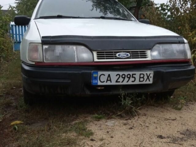 Белый Форд Сиерра, объемом двигателя 0 л и пробегом 888 тыс. км за 1321 $, фото 1 на Automoto.ua