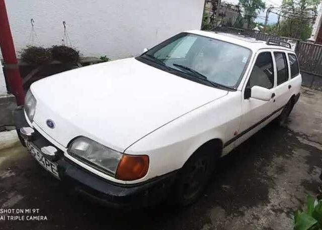 Белый Форд Сиерра, объемом двигателя 2 л и пробегом 252 тыс. км за 650 $, фото 1 на Automoto.ua