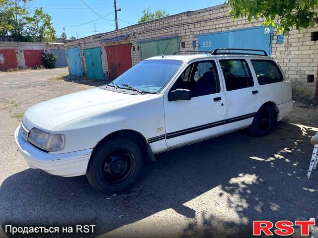 Белый Форд Сиерра, объемом двигателя 1.6 л и пробегом 189 тыс. км за 300 $, фото 1 на Automoto.ua