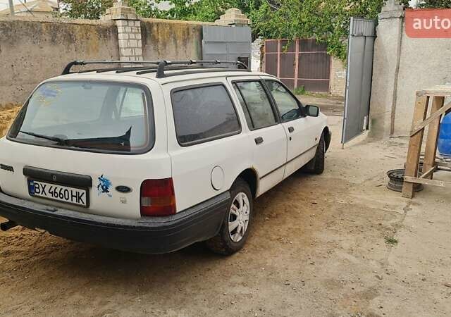 Белый Форд Сиерра, объемом двигателя 2 л и пробегом 530 тыс. км за 2000 $, фото 1 на Automoto.ua