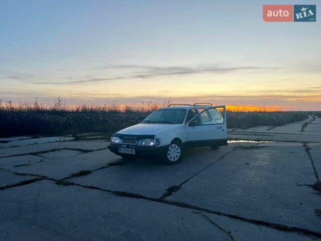 Білий Форд Сієрра, об'ємом двигуна 2 л та пробігом 300 тис. км за 500 $, фото 1 на Automoto.ua