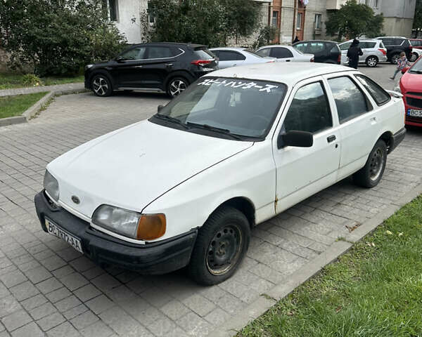 Белый Форд Сиерра, объемом двигателя 2 л и пробегом 46 тыс. км за 800 $, фото 1 на Automoto.ua