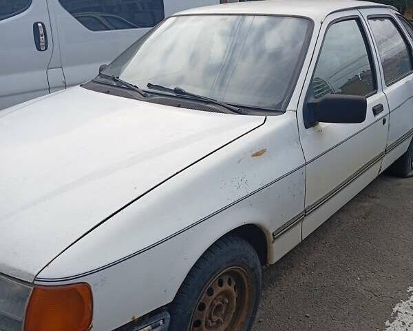 Білий Форд Сієрра, об'ємом двигуна 2 л та пробігом 120 тис. км за 700 $, фото 1 на Automoto.ua