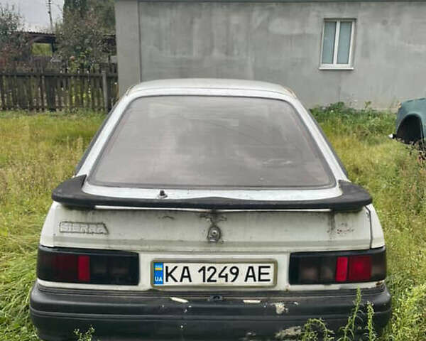 Белый Форд Сиерра, объемом двигателя 2 л и пробегом 500 тыс. км за 350 $, фото 1 на Automoto.ua