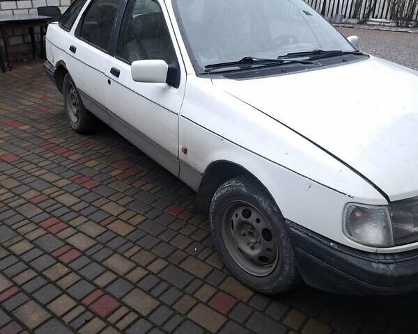 Білий Форд Сієрра, об'ємом двигуна 2 л та пробігом 300 тис. км за 500 $, фото 1 на Automoto.ua