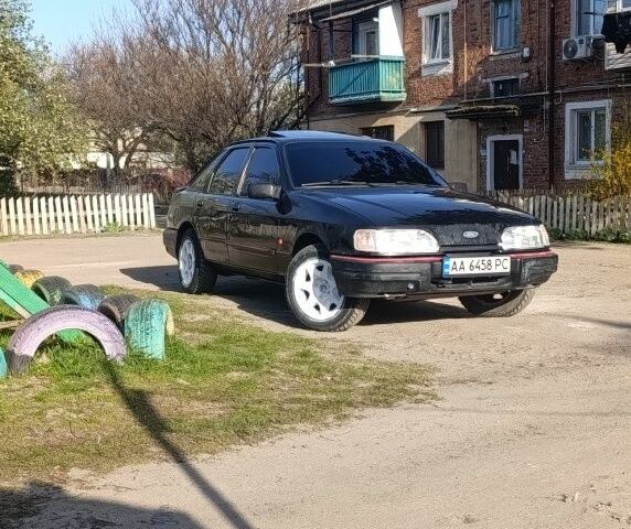 Черный Форд Сиерра, объемом двигателя 1.8 л и пробегом 300 тыс. км за 1301 $, фото 1 на Automoto.ua