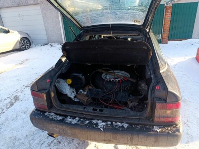 Черный Форд Сиерра, объемом двигателя 2 л и пробегом 180 тыс. км за 1173 $, фото 1 на Automoto.ua